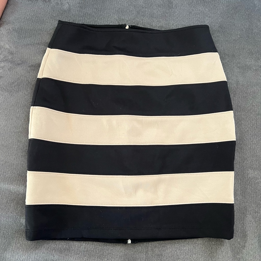 Women’s High Waisted Mini Skirt